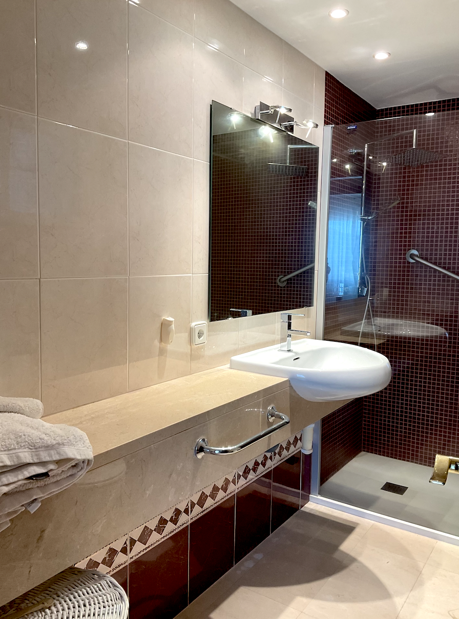 frontal sea view apartment Sta Eulalia Ibiza  bathroom.jpg